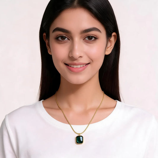 Gold Alloy Adjustable Slider Chain Green Stone Pendant
